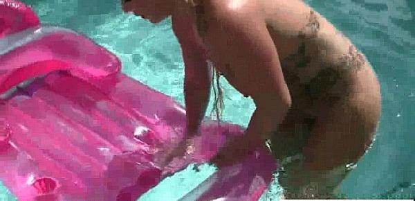  All Kind Of Stuff Crazy Solo Girl Put In Her Holes video-05
